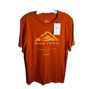 Nike Men's Sportswear Relaxed Fit Short Sleeve Trail Graphic T-Shirt Size S